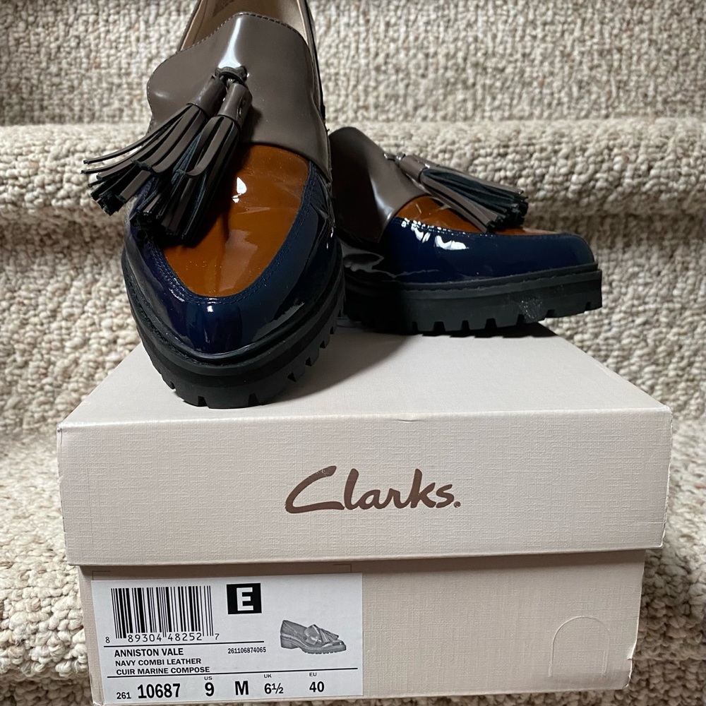 Clarks Womens 9 Navy Anniston Vale Leather Loafer Colorblock Shoes Tassel.